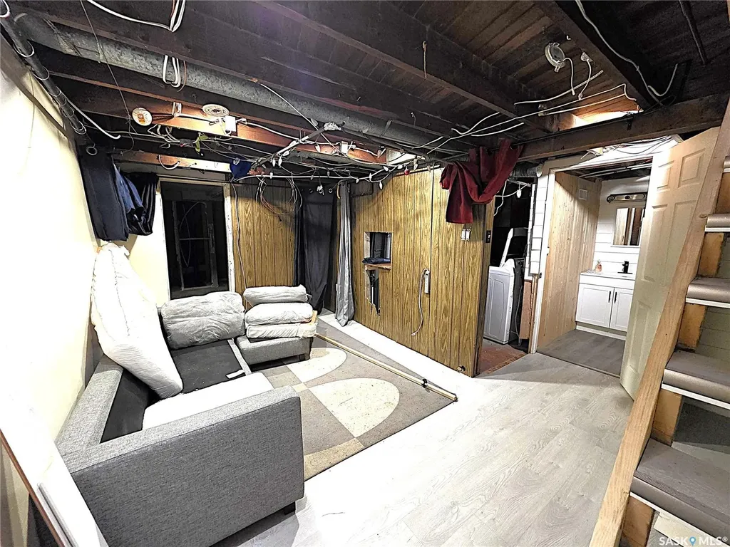 829 I Avenue N Saskatoon SK S7L 2H2