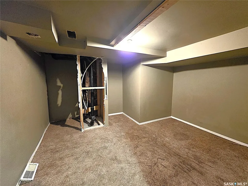 829 I Avenue N Saskatoon SK S7L 2H2