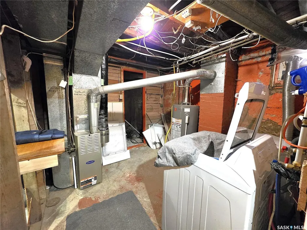 829 I Avenue N Saskatoon SK S7L 2H2