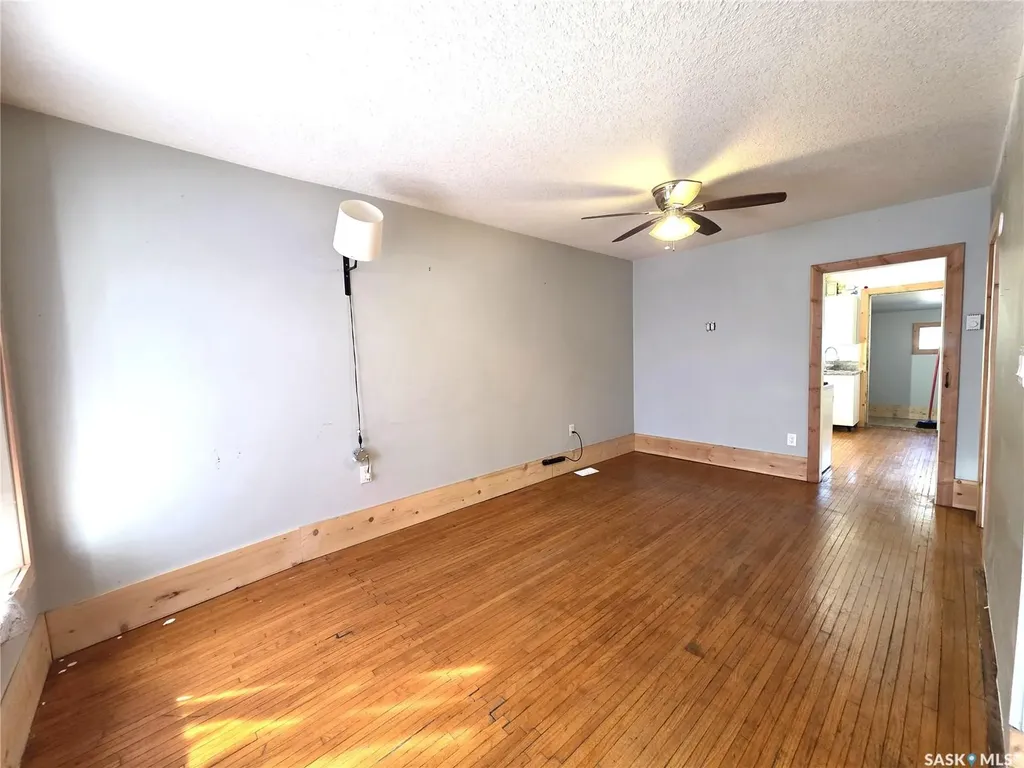 829 I Avenue N Saskatoon SK S7L 2H2