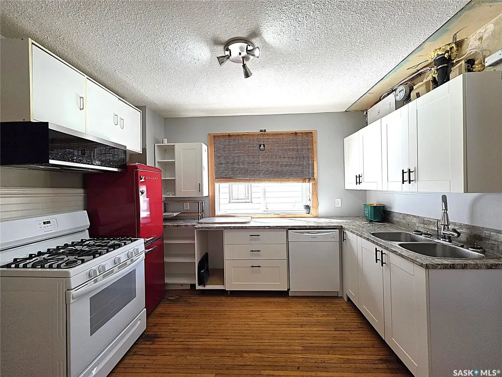 829 I Avenue N Saskatoon SK S7L 2H2