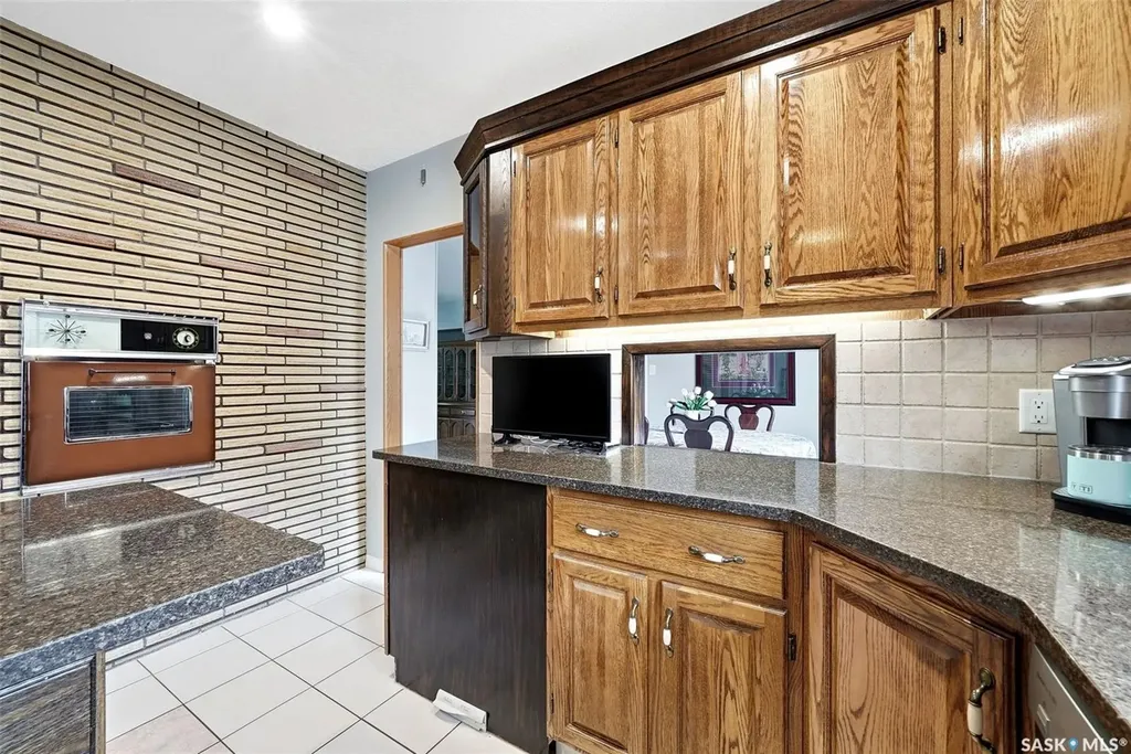 4220 Hillsdale Street Regina SK S4S 3Z2