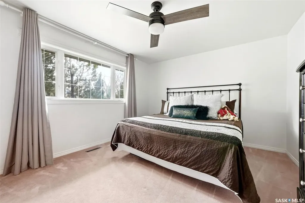 4220 Hillsdale Street Regina SK S4S 3Z2