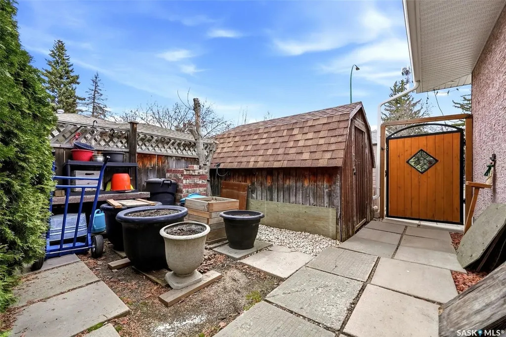 4220 Hillsdale Street Regina SK S4S 3Z2