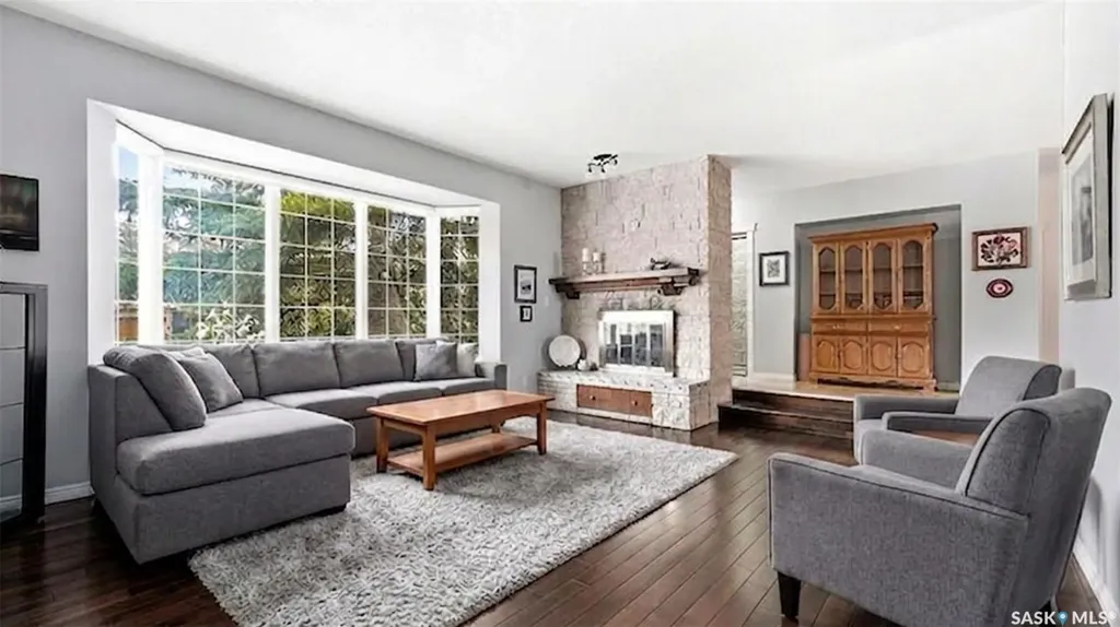 4220 Hillsdale Street Regina SK S4S 3Z2