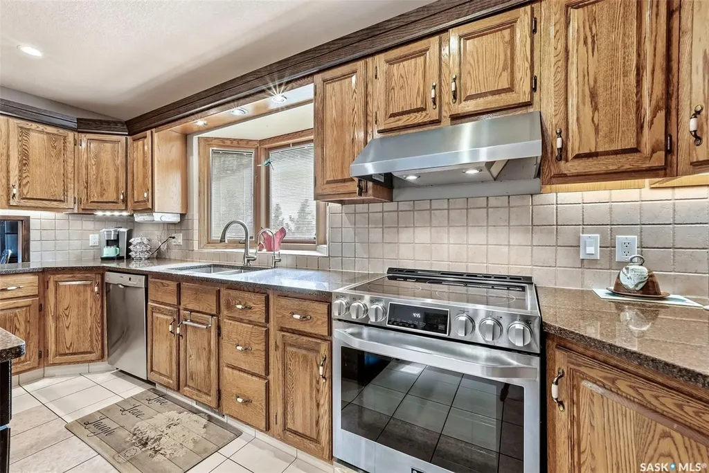 4220 Hillsdale Street Regina SK S4S 3Z2