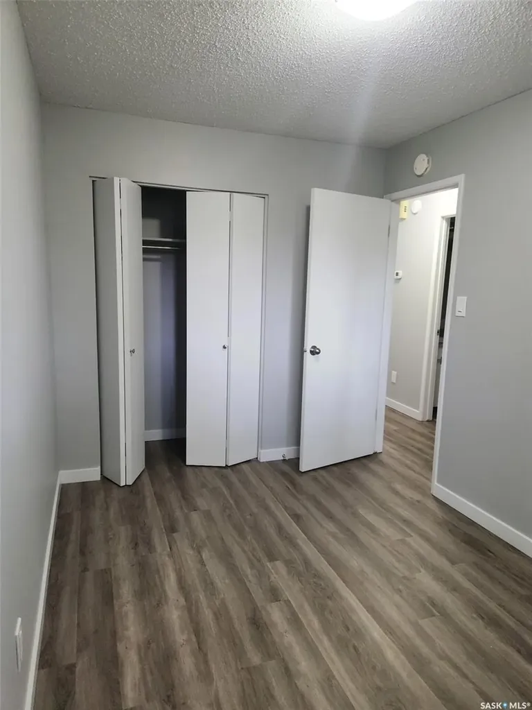 3615-3617 Fairlight Drive Saskatoon SK S7M 4L7