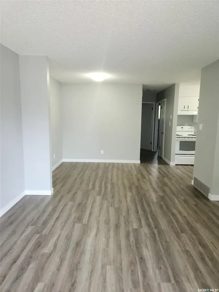 3615-3617 Fairlight Drive Saskatoon SK S7M 4L7