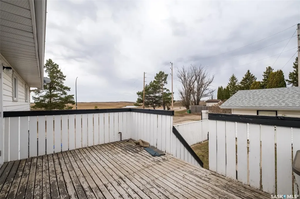 3367 15th Avenue E Prince Albert SK S6V 7V3