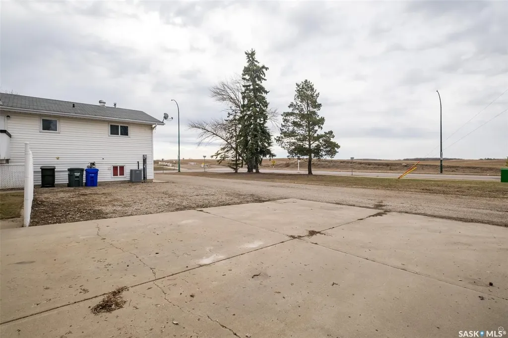 3367 15th Avenue E Prince Albert SK S6V 7V3