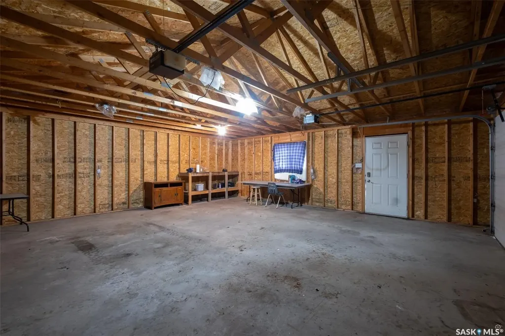 3367 15th Avenue E Prince Albert SK S6V 7V3