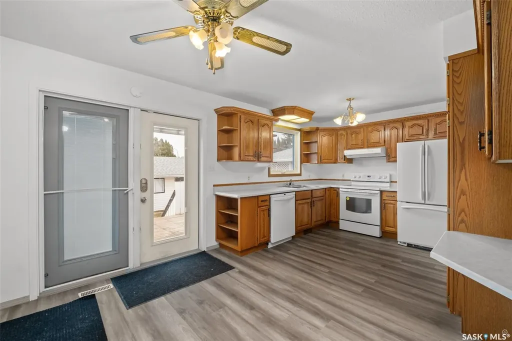 3367 15th Avenue E Prince Albert SK S6V 7V3