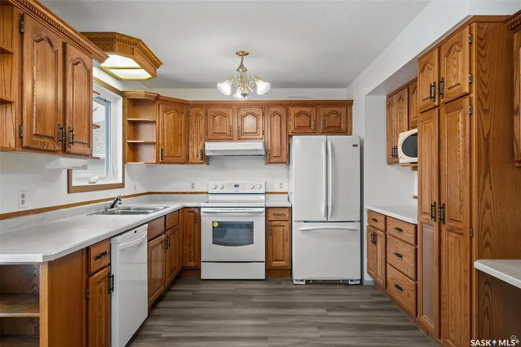 3367 15th Avenue E Prince Albert SK S6V 7V3