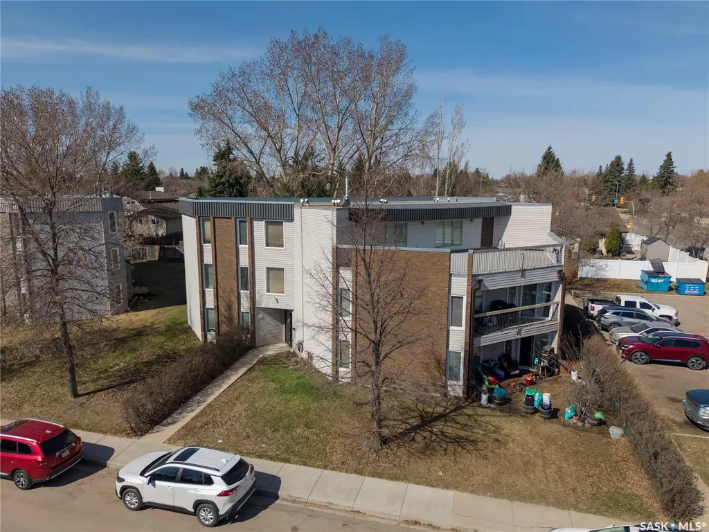 302 Tait Crescent Saskatoon SK S7H 5L2