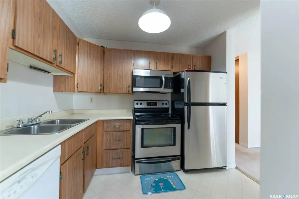 302 Tait Crescent Saskatoon SK S7H 5L2
