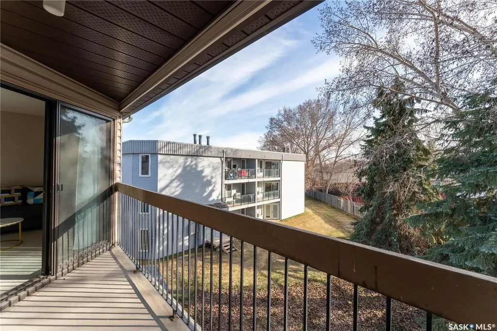 302 Tait Crescent Saskatoon SK S7H 5L2