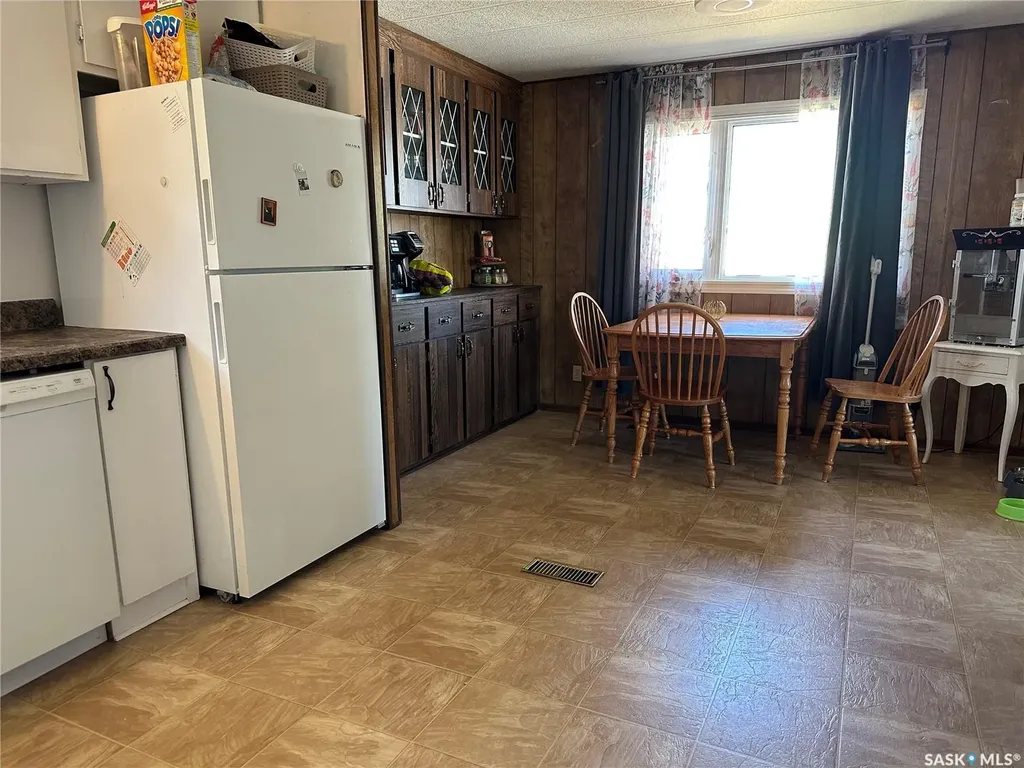 129 Laing Crescent Weyburn SK S4H 2R8