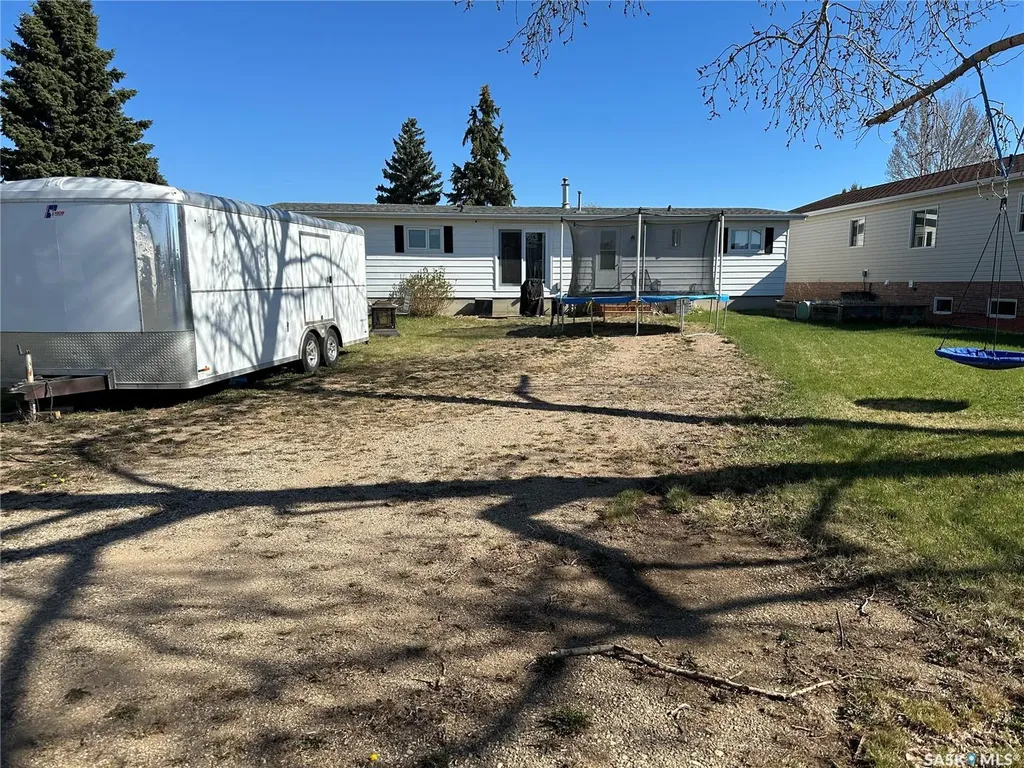 129 Laing Crescent Weyburn SK S4H 2R8