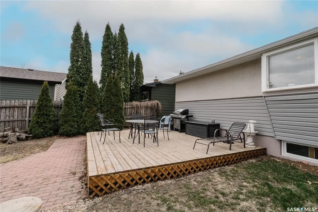134 Maclean Crescent Saskatoon SK S7J 2R7