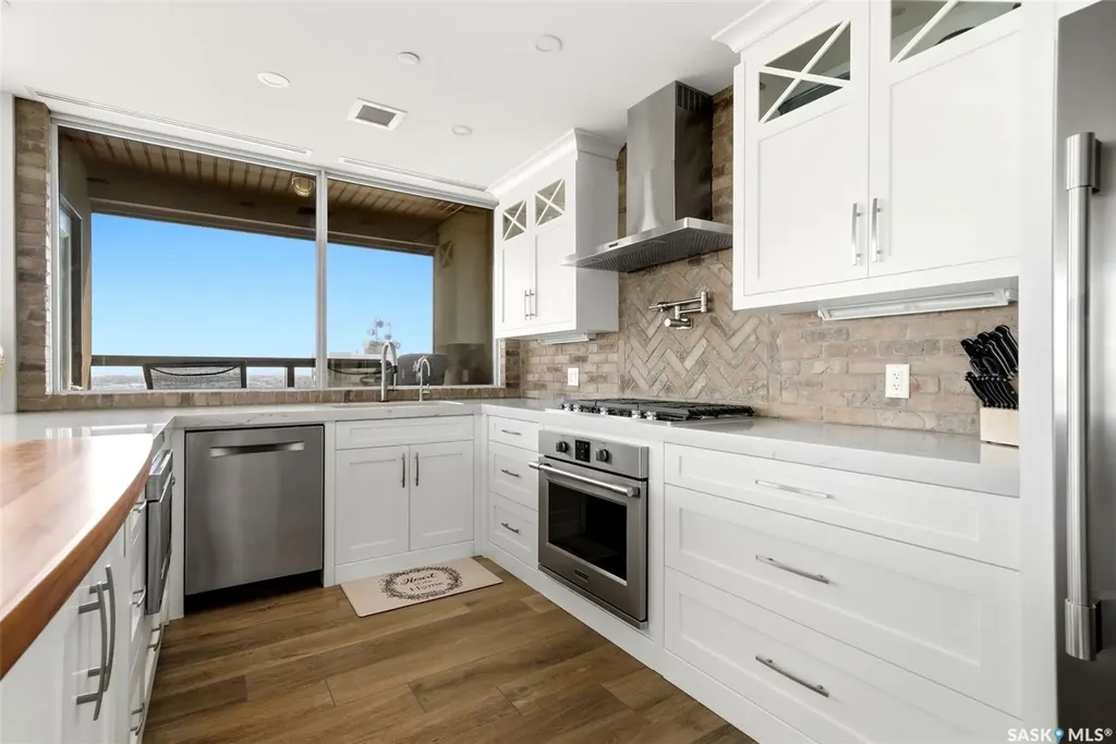 1914 Hamilton Street Regina SK S4P 3N6