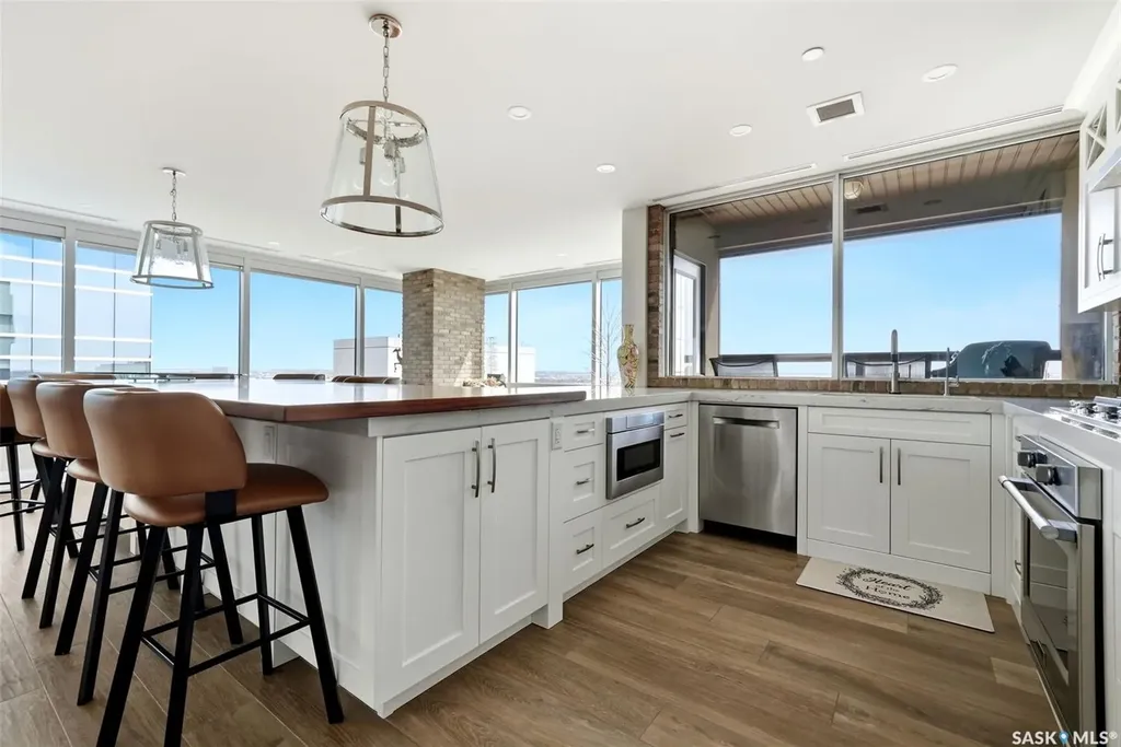 1914 Hamilton Street Regina SK S4P 3N6