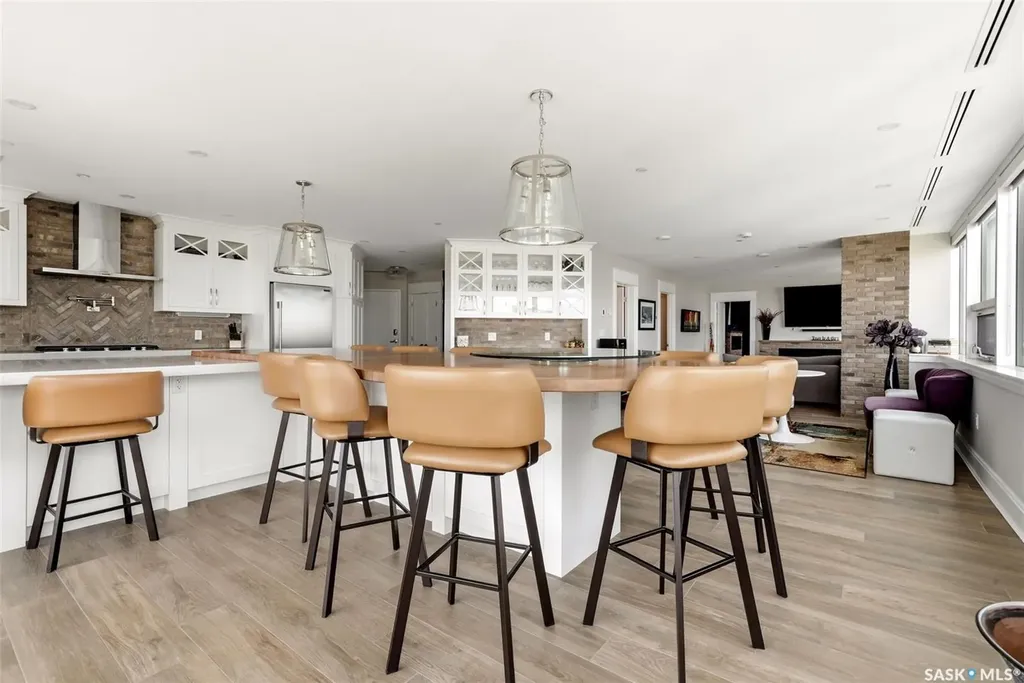 1914 Hamilton Street Regina SK S4P 3N6