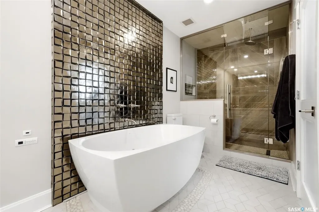 1914 Hamilton Street Regina SK S4P 3N6