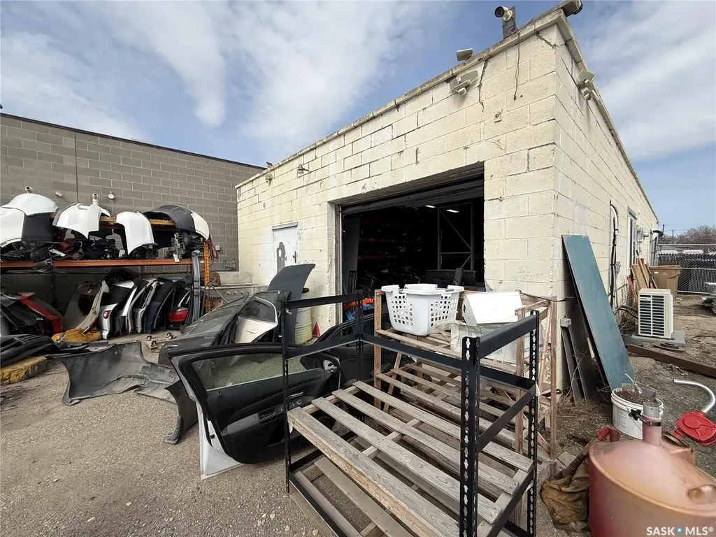 1550 Park Street Regina SK S4N 2G1