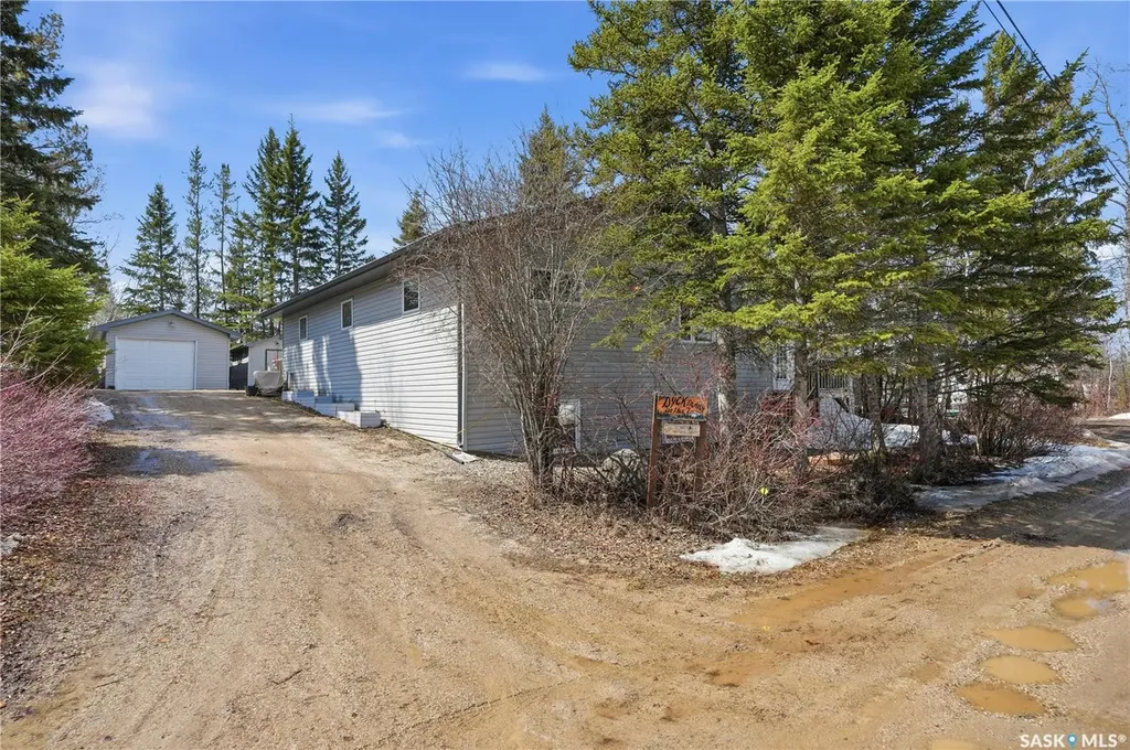 205 Bay Drive W Christopher Lake SK S0J 0N0