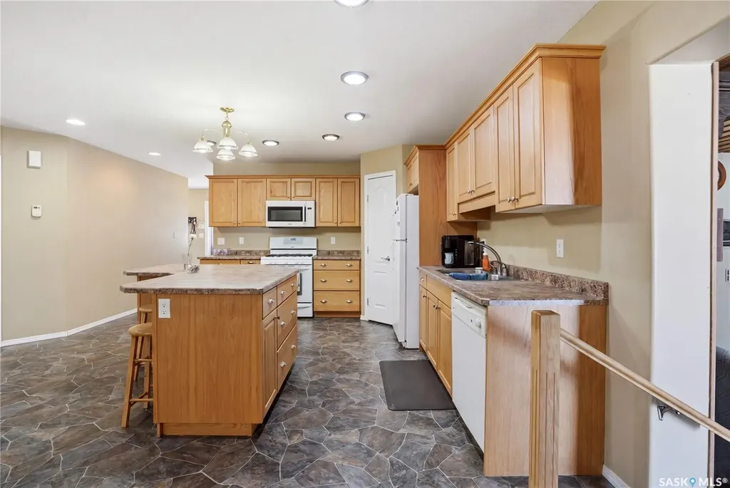 205 Bay Drive W Christopher Lake SK S0J 0N0