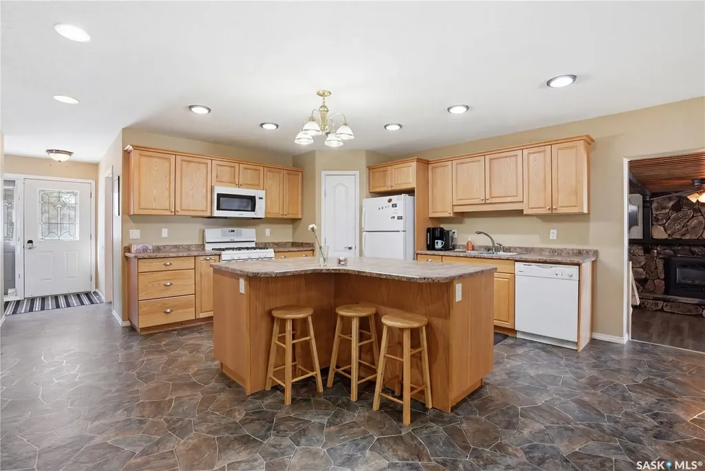205 Bay Drive W Christopher Lake SK S0J 0N0