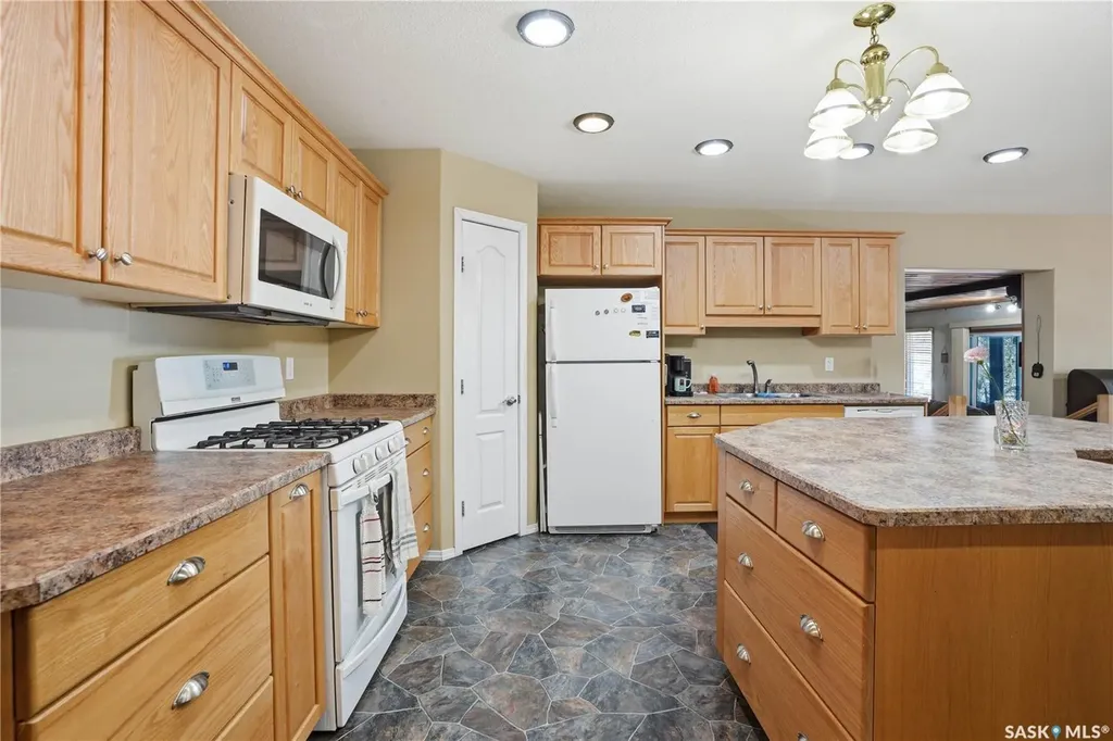 205 Bay Drive W Christopher Lake SK S0J 0N0