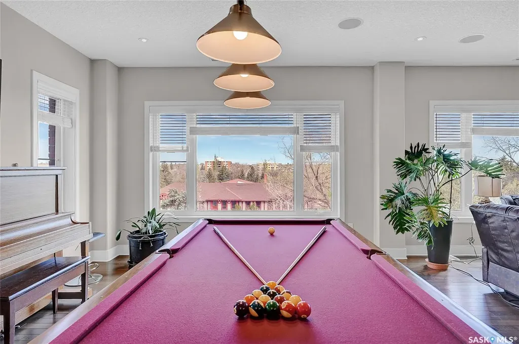 205 Fairford Street E Moose Jaw SK S6H 0E1