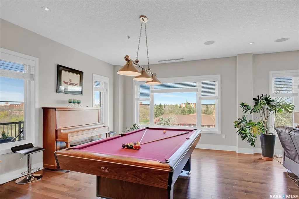 205 Fairford Street E Moose Jaw SK S6H 0E1