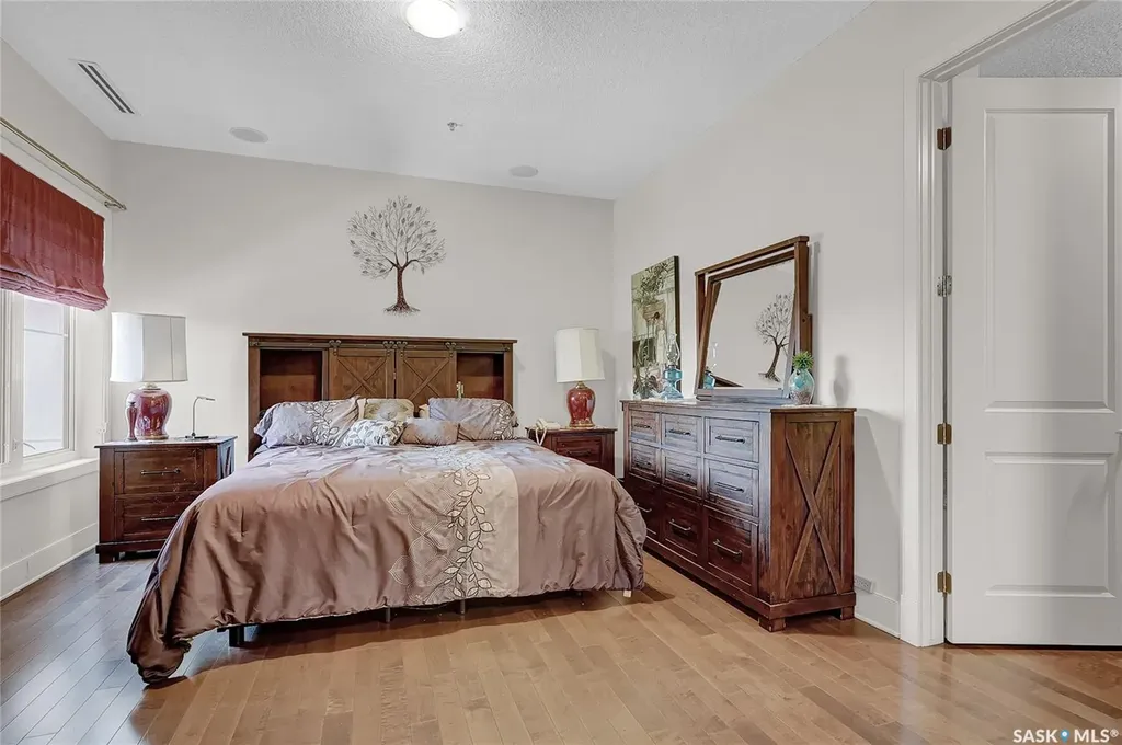 205 Fairford Street E Moose Jaw SK S6H 0E1