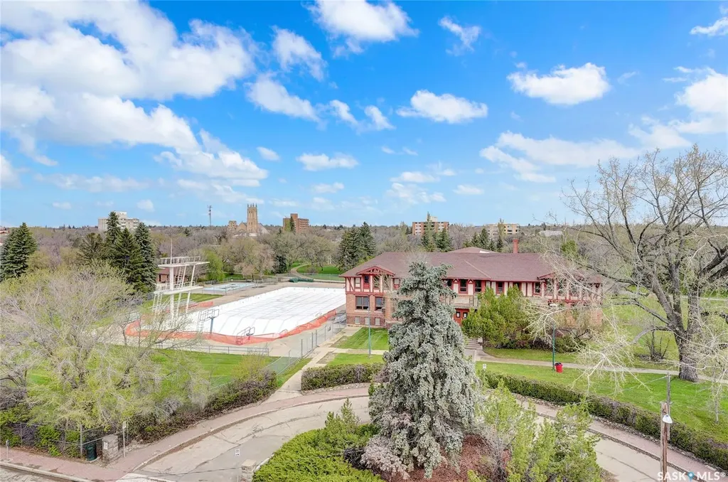 205 Fairford Street E Moose Jaw SK S6H 0E1