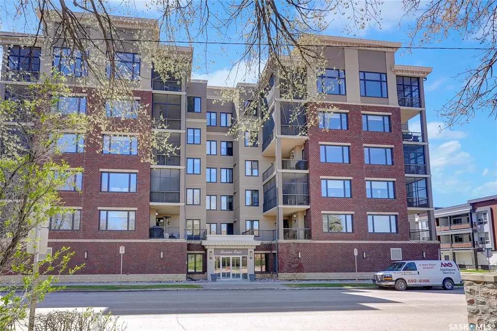 205 Fairford Street E Moose Jaw SK S6H 0E1