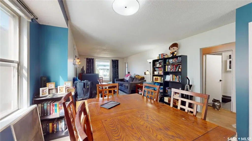 1337 Mctavish Street Regina SK S4T 3W1