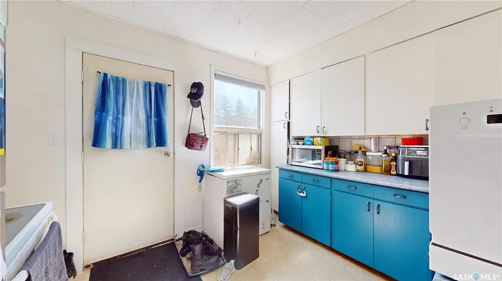 1337 Mctavish Street Regina SK S4T 3W1