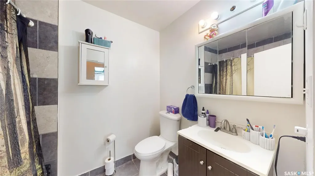 1337 Mctavish Street Regina SK S4T 3W1