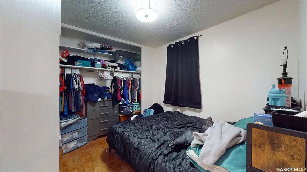 1337 Mctavish Street Regina SK S4T 3W1
