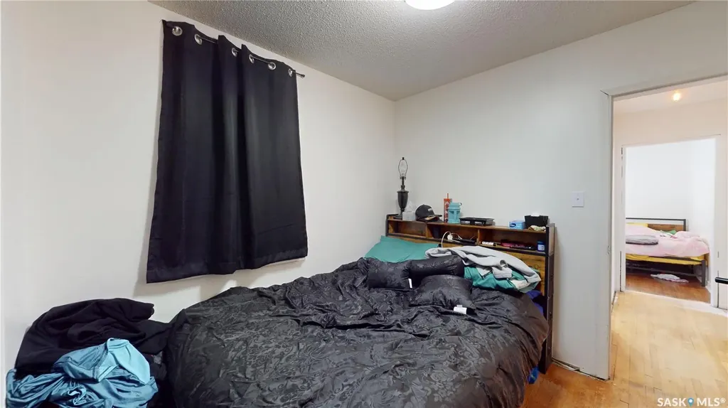 1337 Mctavish Street Regina SK S4T 3W1