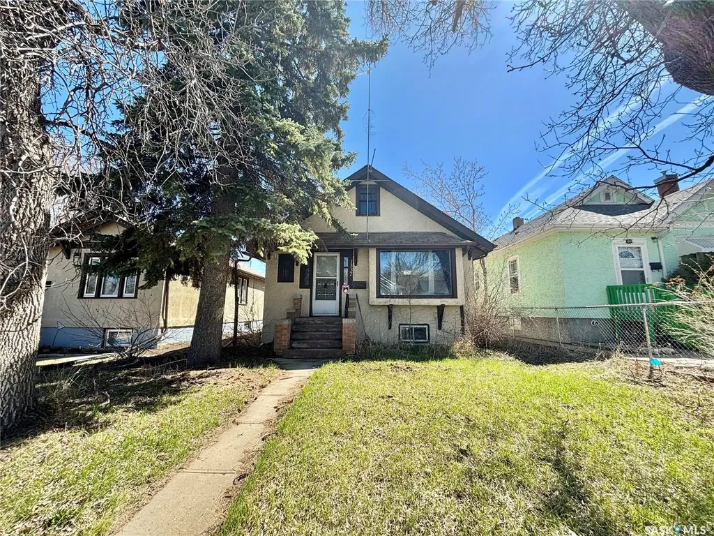 1337 Mctavish Street Regina SK S4T 3W1