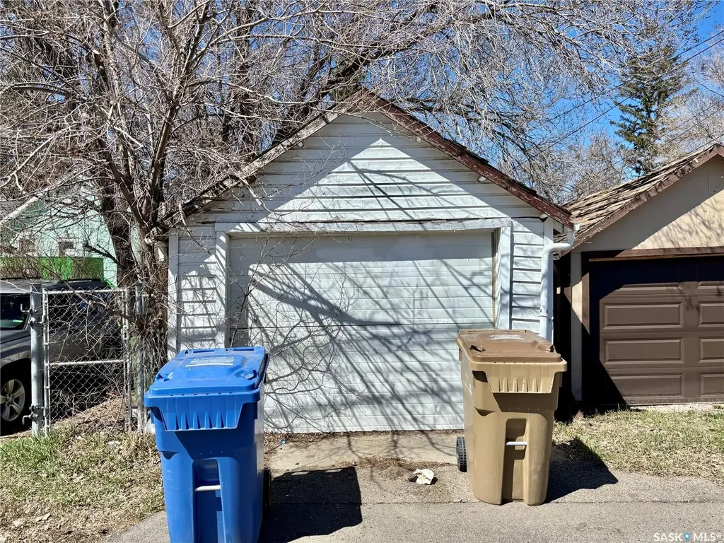 1337 Mctavish Street Regina SK S4T 3W1