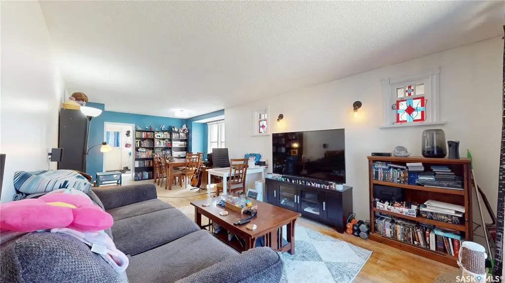 1337 Mctavish Street Regina SK S4T 3W1