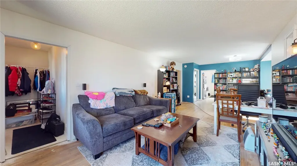 1337 Mctavish Street Regina SK S4T 3W1