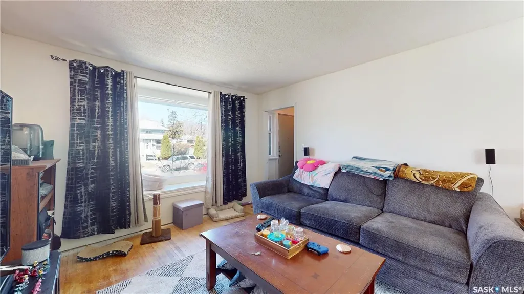 1337 Mctavish Street Regina SK S4T 3W1