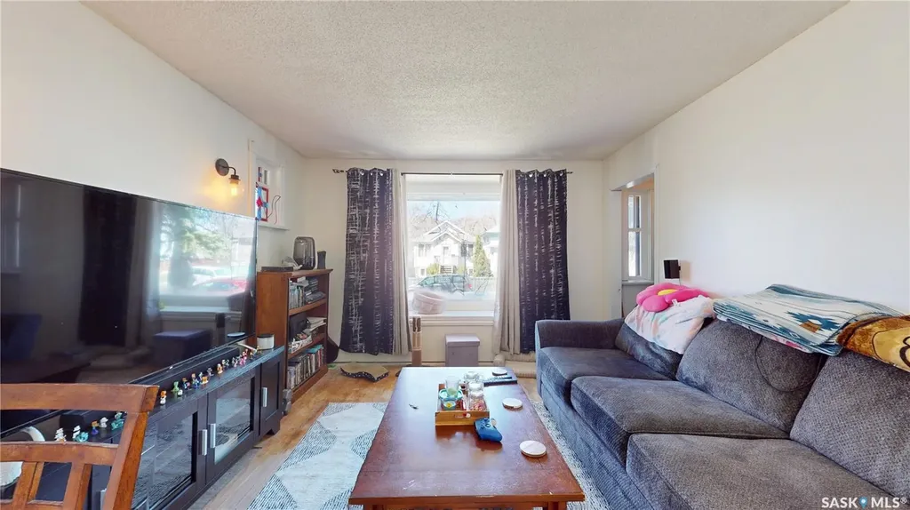 1337 Mctavish Street Regina SK S4T 3W1