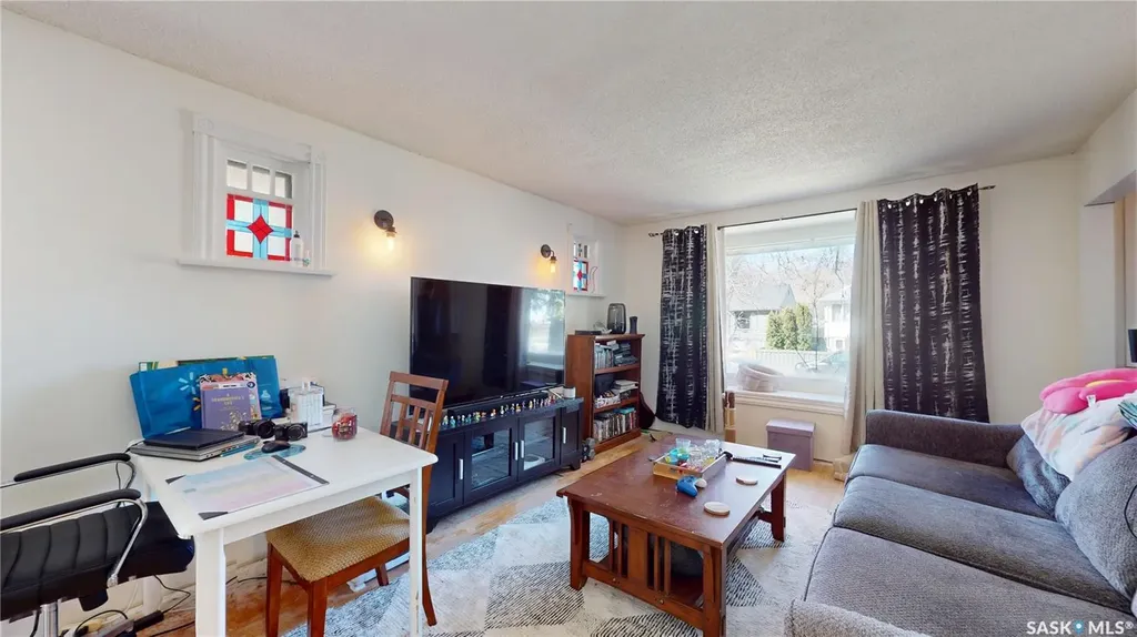 1337 Mctavish Street Regina SK S4T 3W1