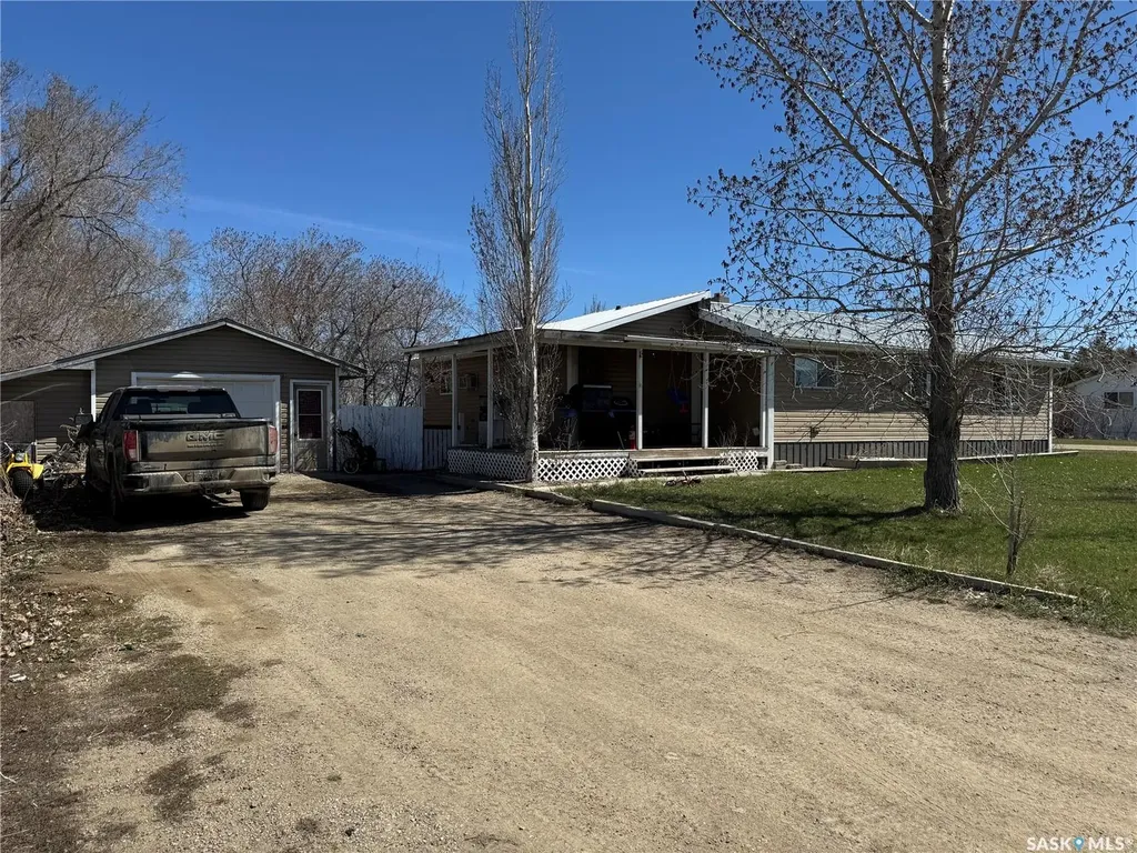 381 2nd Street Disley SK S0G 0H0